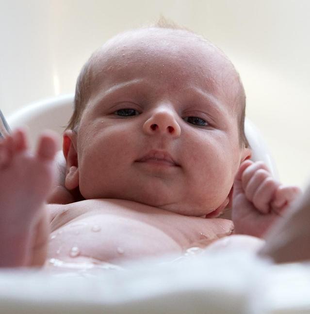 Bathing a Newbon Baby in a tub